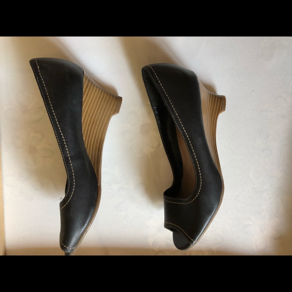 Aerosoles Peep Toed Wedge Shoe